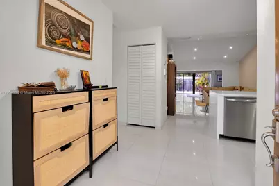 8596 SW 115th Pl, Miami, FL 33173 - Photo 6