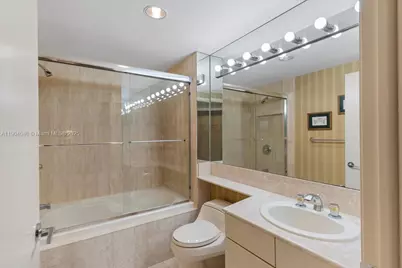 2000 Island Blvd #609, Aventura, FL 33160 - Photo 16