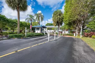 351 NE 211th St, Miami, FL 33179 - Photo 48