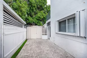 351 NE 211th St, Miami, FL 33179 - Photo 8