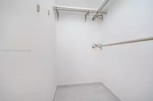 351 NE 211th St, Miami, FL 33179 - Photo 32