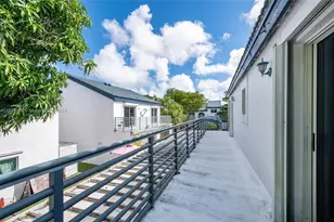 351 NE 211th St, Miami, FL 33179 - Photo 10