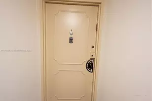 1301 NE Miami Gardens Dr, Miami, FL 33179 - Photo 28