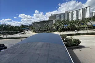 19201 Collins Ave, Sunny Isles Beach, FL 33160 - Photo 10