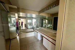 3600 Mystic Pointe Dr, Aventura, FL 33180 - Photo 10