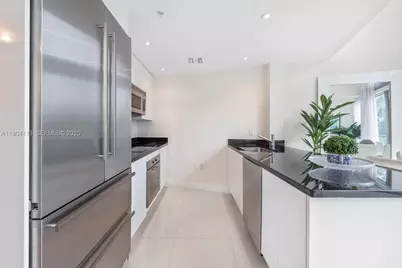 92 SW 3rd St #310, Miami, FL 33130 - Photo 6