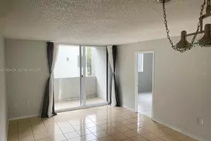 10090 NW 80th Ct, Hialeah Gardens, FL 33016 - Photo 4