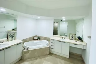 14951 Royal Oaks, North Miami, FL 33181 - Photo 20