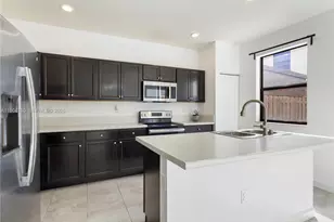 11410 SW 252nd Ter, Homestead, FL 33032 - Photo 14