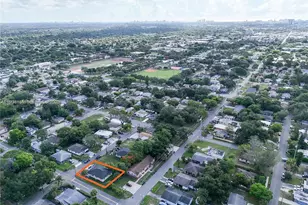 1722 NW 8th Ct, Fort Lauderdale, FL 33311 - Photo 30