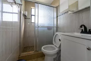 947 NE 149th St, Miami, FL 33161 - Photo 4