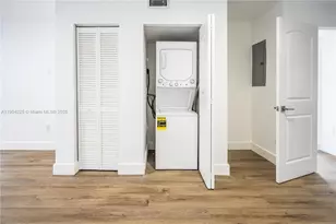 1850 S Treasure Dr, North Bay Village, FL 33141 - Photo 10