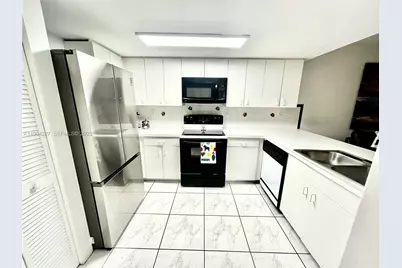 9203 Fontainebleau Blvd #113, Miami, FL 33172 - Photo 6