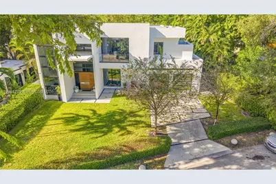 3764 Carmen Ct, Miami, FL 33133 - Photo 2