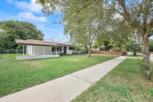 10250 Pan American Dr, Cutler Bay, FL 33189 - Photo 24