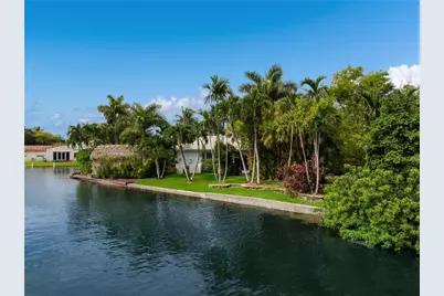 7975 Biscayne Point Cir, Miami Beach, FL 33141 - Photo 6