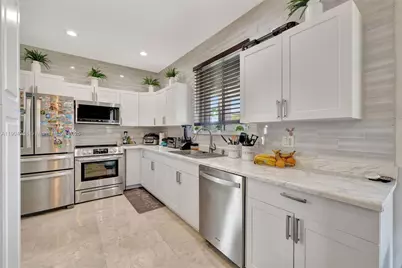 1317 Majesty Terrace, Weston, FL 33327 - Photo 10