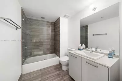 1010 Brickell Ave #1706, Miami, FL 33131 - Photo 28