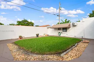 2271 SW 25th St, Miami, FL 33133 - Photo 32