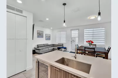 6410 NW 102nd Path #302, Doral, FL 33178 - Photo 8