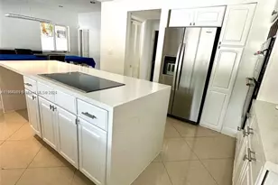 8371 NW 166th Terrace, Miami Lakes, FL 33016 - Photo 12