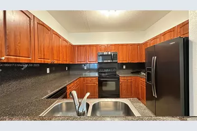110 Jacaranda Country Club Dr #205, Plantation, FL 33324 - Photo 8