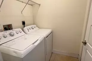 15861 NW 90th Ct, Miami Lakes, FL 33018 - Photo 10