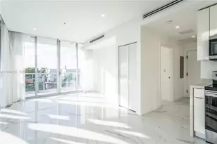 8425 Crespi Blvd, Miami Beach, FL 33141 - Photo 12