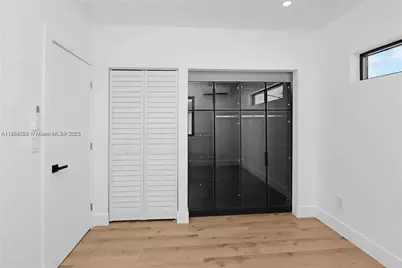 7801 Byron Ave, Miami Beach, FL 33141 - Photo 28