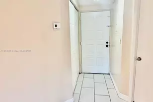8290 Lake Dr, Doral, FL 33166 - Photo 14