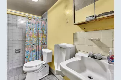 2112 NW 36th St, Miami, FL 33142 - Photo 20