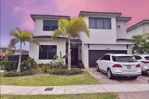 8824 NW 161st Terrace, Miami Lakes, FL 33018 - Photo 2