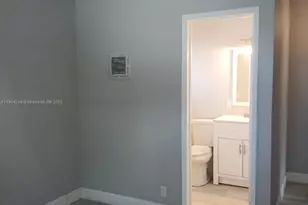 3031 NE 21st Terrace, Oakland Park, FL 33306 - Photo 12