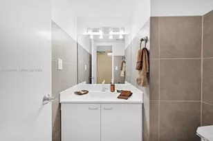 18151 NE 31st Ct, Aventura, FL 33160 - Photo 16