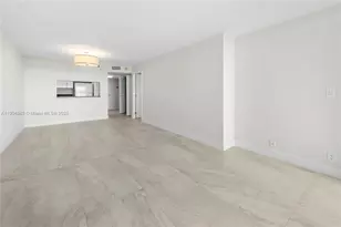 2555 Collins Ave, Miami Beach, FL 33140 - Photo 10