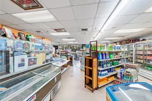 2555 Collins Ave, Miami Beach, FL 33140 - Photo 32