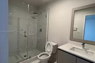 2561 NE 193rd St, Miami, FL 33180 - Photo 14