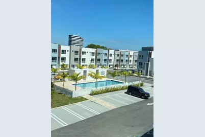 2561 NE 193rd St #1206, Miami, FL 33180 - Photo 2