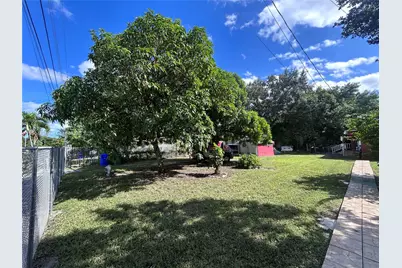 1452 NW 41st St, Miami, FL 33142 - Photo 2