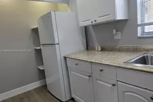 178 Lake Evelyn Dr, West Palm Beach, FL 33411 - Photo 2