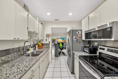 14049 SW 55th St, Miami, FL 33175 - Photo 8