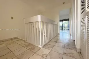 515 W Park Dr, Miami, FL 33172 - Photo 32