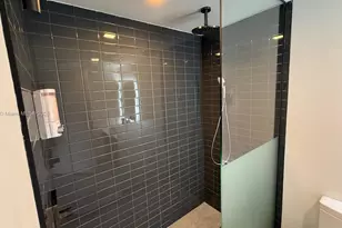 227 NE 2nd St, Miami, FL 33132 - Photo 14