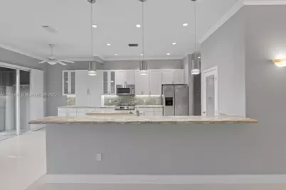 16640 NW 86th Ct, Miami Lakes, FL 33016 - Photo 10