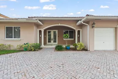 16640 NW 86th Ct, Miami Lakes, FL 33016 - Photo 2
