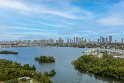 16385 Biscayne Blvd #2001, North Miami Beach, FL 33160 - Photo 2