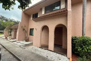 23 N Valencia Dr, Davie, FL 33324 - Photo 1