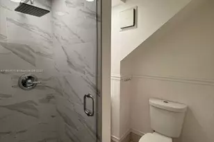 23 N Valencia Dr, Davie, FL 33324 - Photo 8