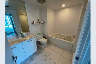 55 SE 6th St #2104, Miami, FL 33131 - Photo 8