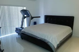 546 NE 199th Ln, Miami, FL 33179 - Photo 8